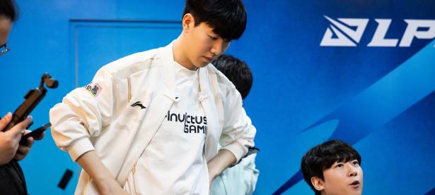 九游娱乐-关于比赛局势复杂首场状态出色，FPX观众沸腾！，Rookie重返赛场上演精彩一战的信息