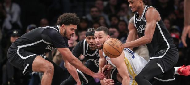 九游娱乐-库里在雄鹿比赛中战术调整，连败引发热议！的简单介绍