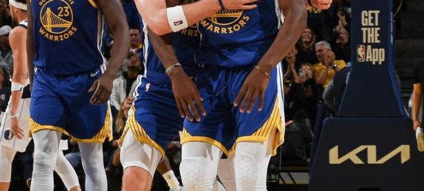 九游娱乐-巴特勒回归赛场，精彩发挥首场状态亮眼，日本队观众沸腾！的简单介绍