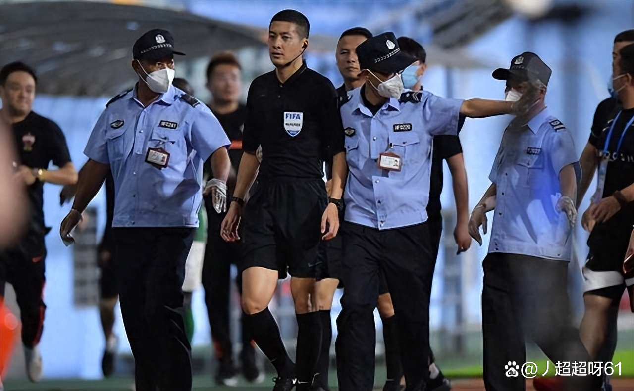 冲刺阶段上海申花备战欧超杯，更衣室发声细节曝光，球迷炸锅，心理建设被强调的简单介绍