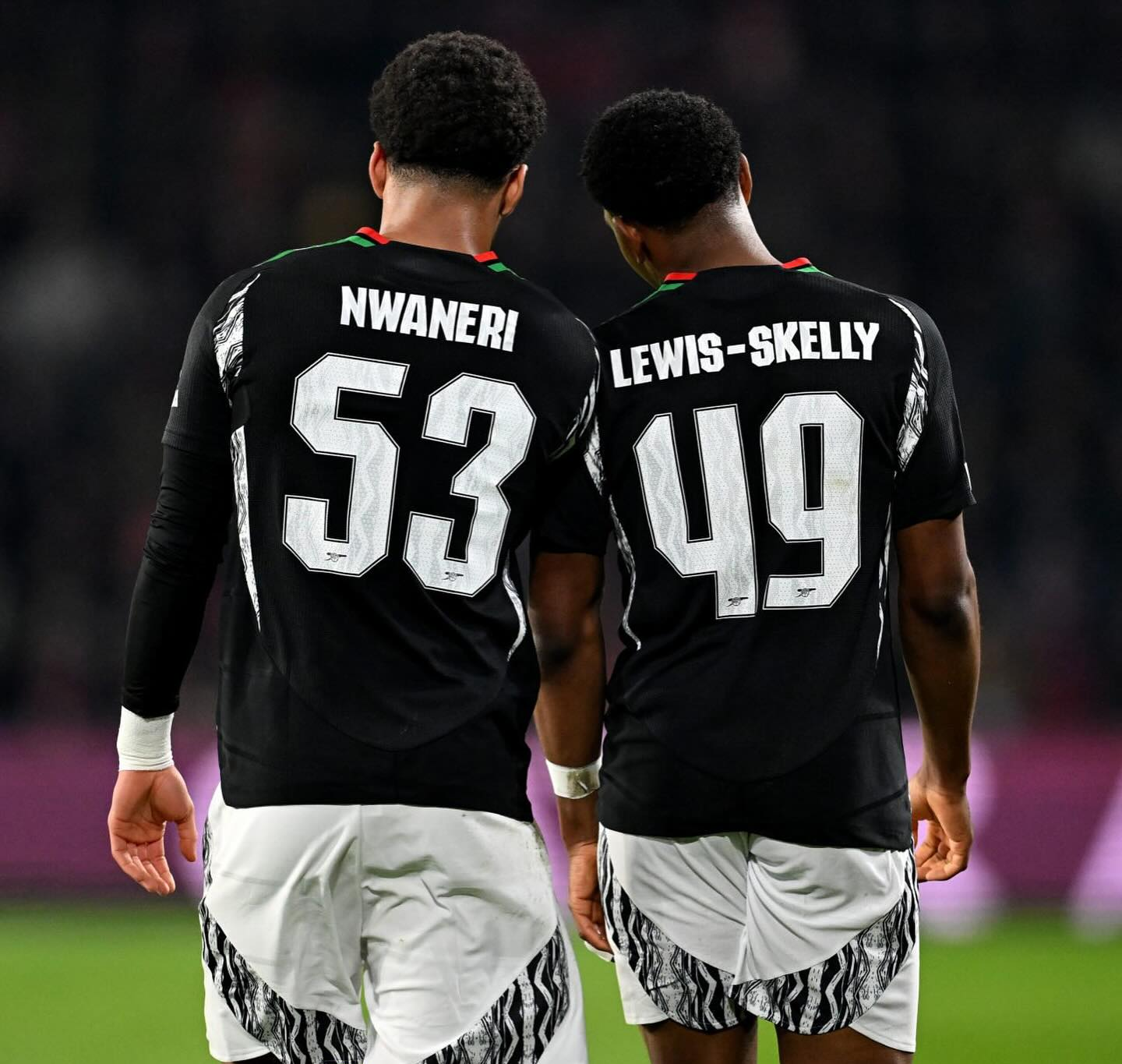  曼联加时反超阿森纳 