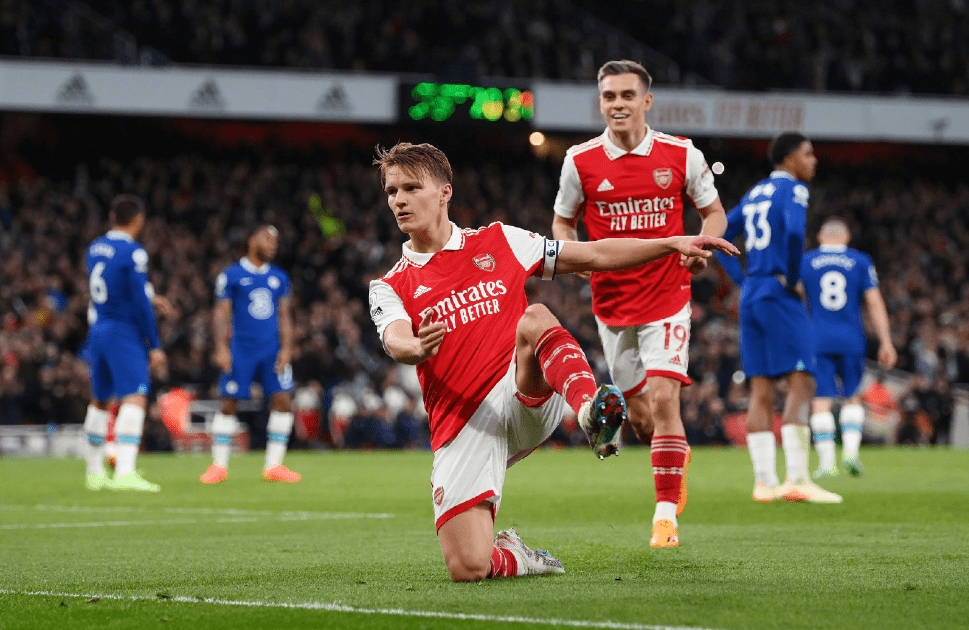  曼联加时反超阿森纳 