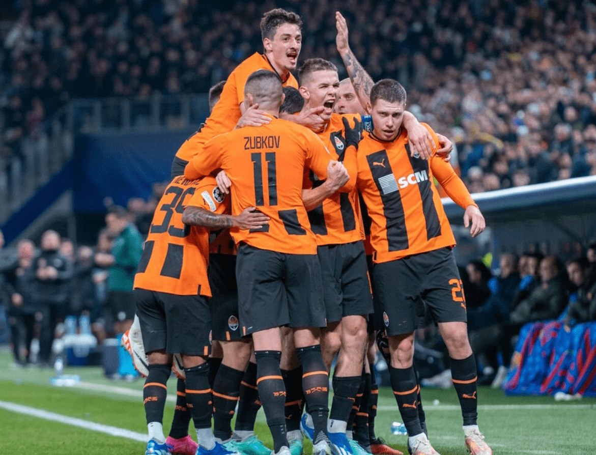 莱万多夫斯基爆冷击败MAD，出色防守引爆全场！的简单介绍